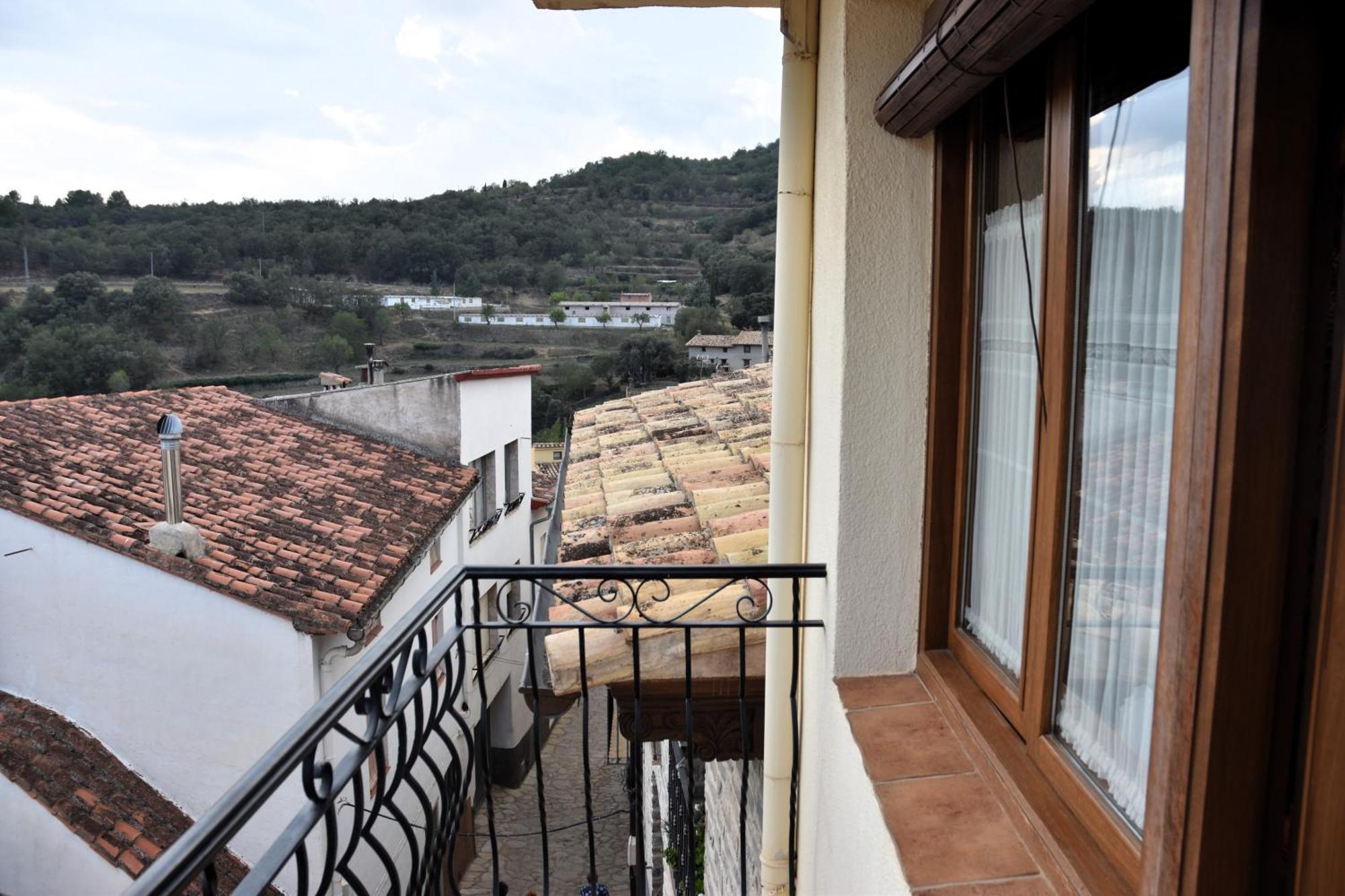 Casa Rural Nuri De Rei A Y B Todolella Exterior foto